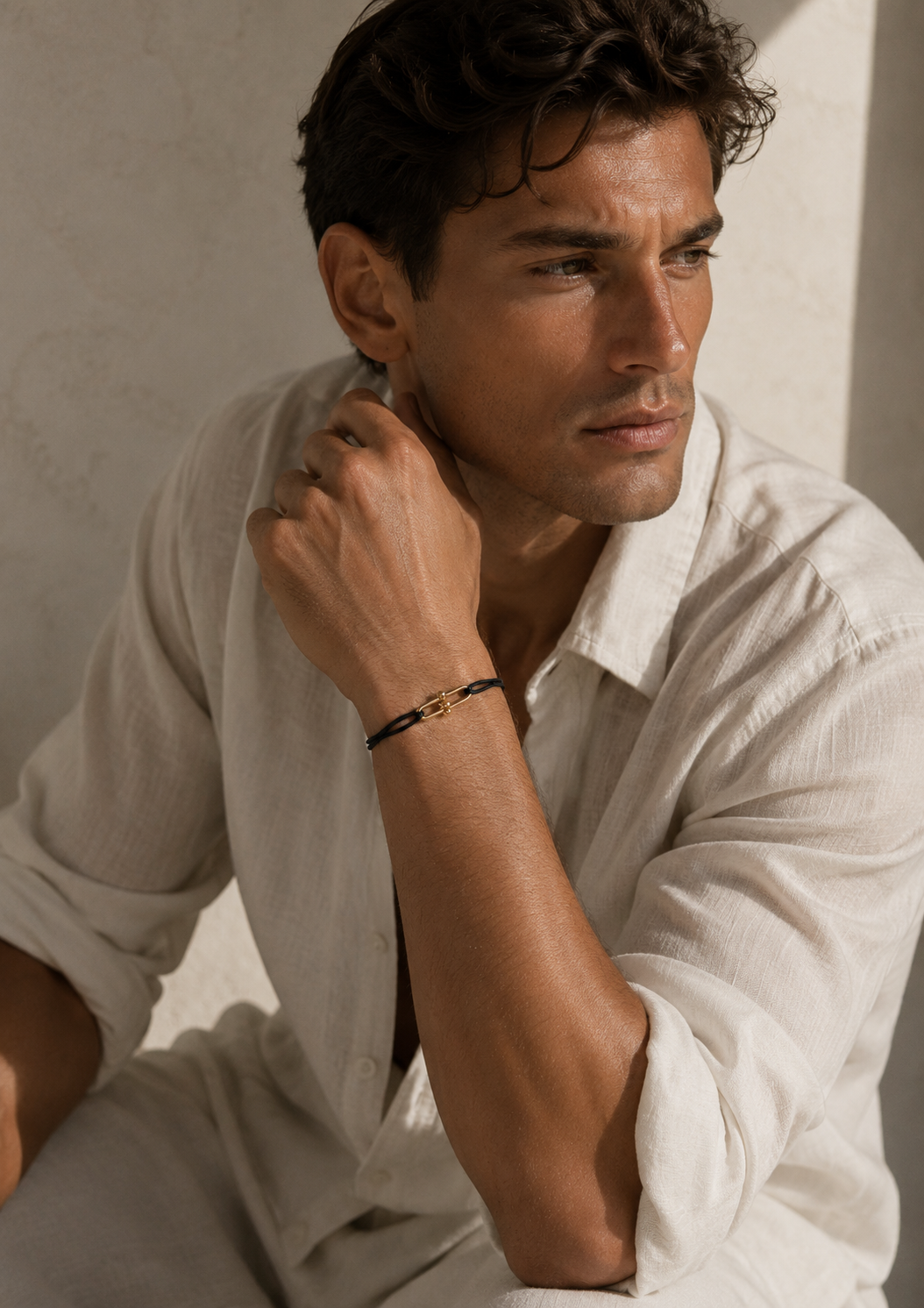 Au Aurém Gold Horseshoe Bracelet — Black