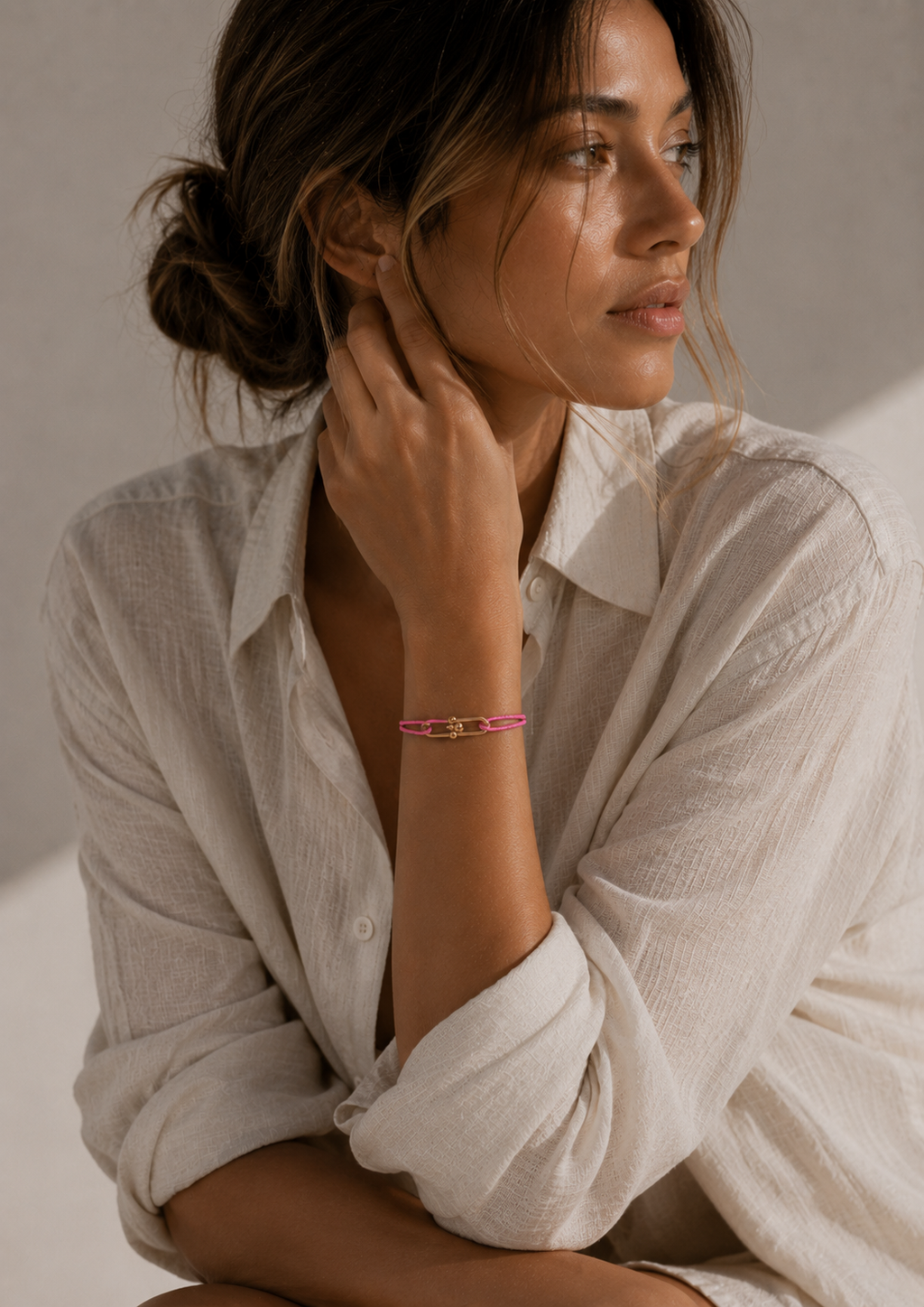 Au Aurém Gold Horseshoe Bracelet — Dark Pink