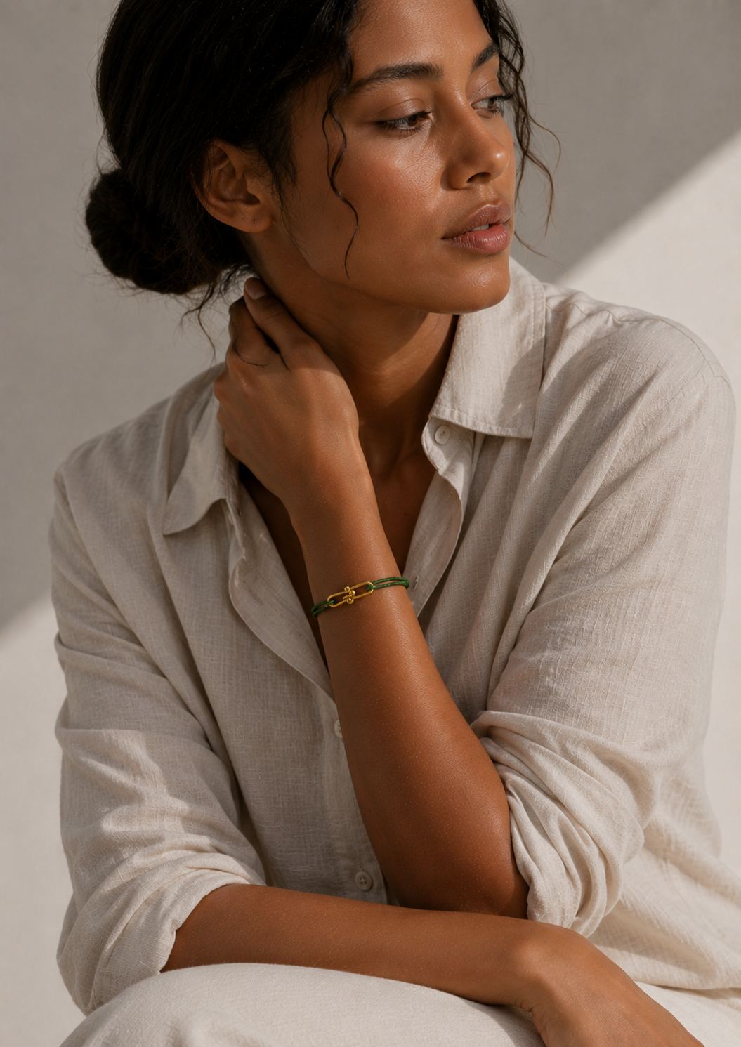 Au Aurém Gold Horseshoe Bracelet — Green