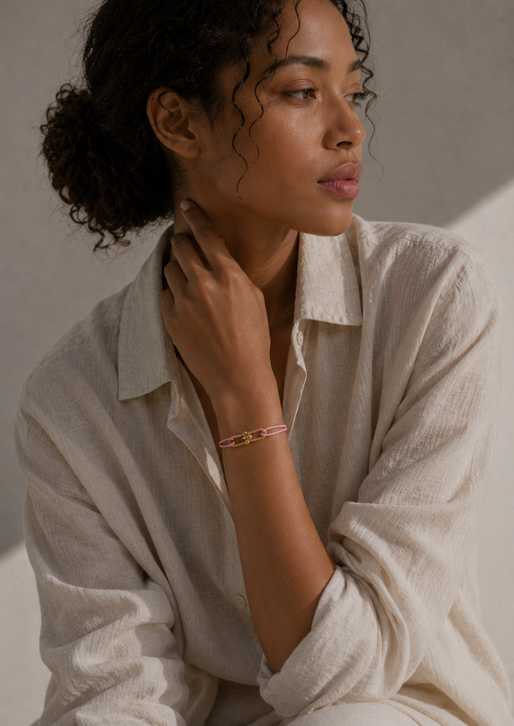 Au Aurém Gold Horseshoe Bracelet — Light Pink