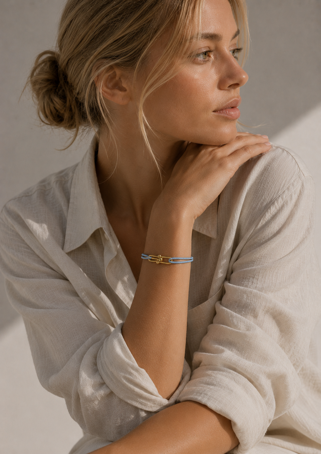 Au Aurém Gold Horseshoe Bracelet — Sky Blue